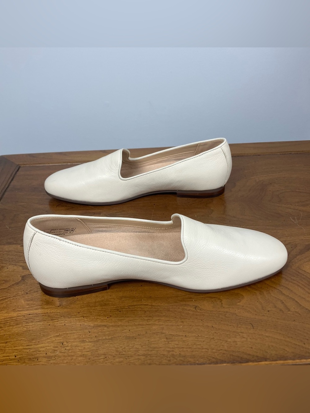 Vionic Willa II Cream Leather Slip-On Loafers Women’s Size 9 M Comfort Flats